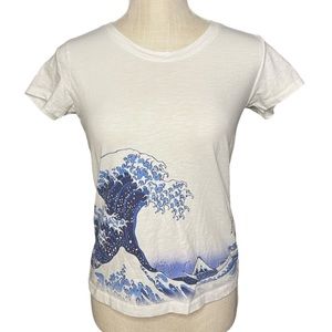 Uniqlo - Hokusai The Great Wave Tee - Size X-Small